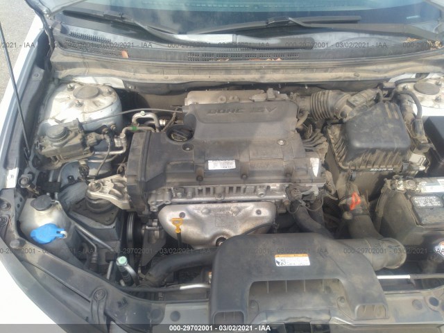 Photo 9 VIN: KMHDU4AD2AU874483 - HYUNDAI ELANTRA 