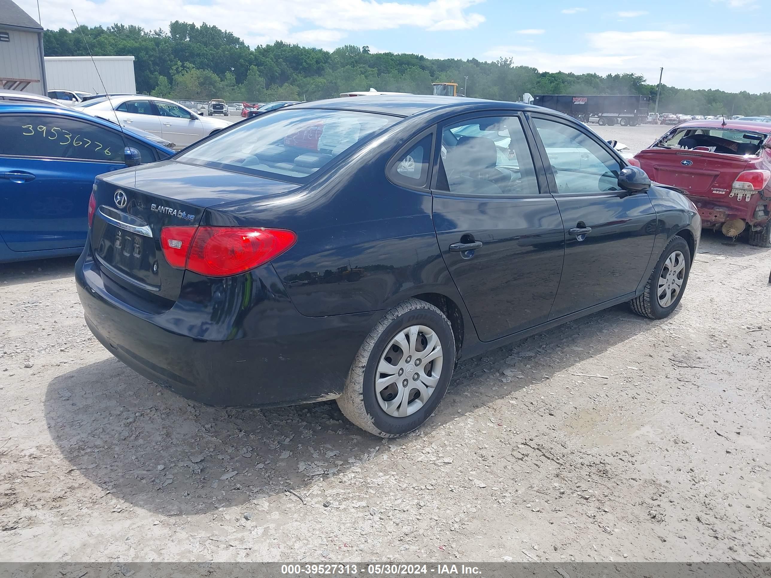 Photo 3 VIN: KMHDU4AD3AU049231 - HYUNDAI ELANTRA 