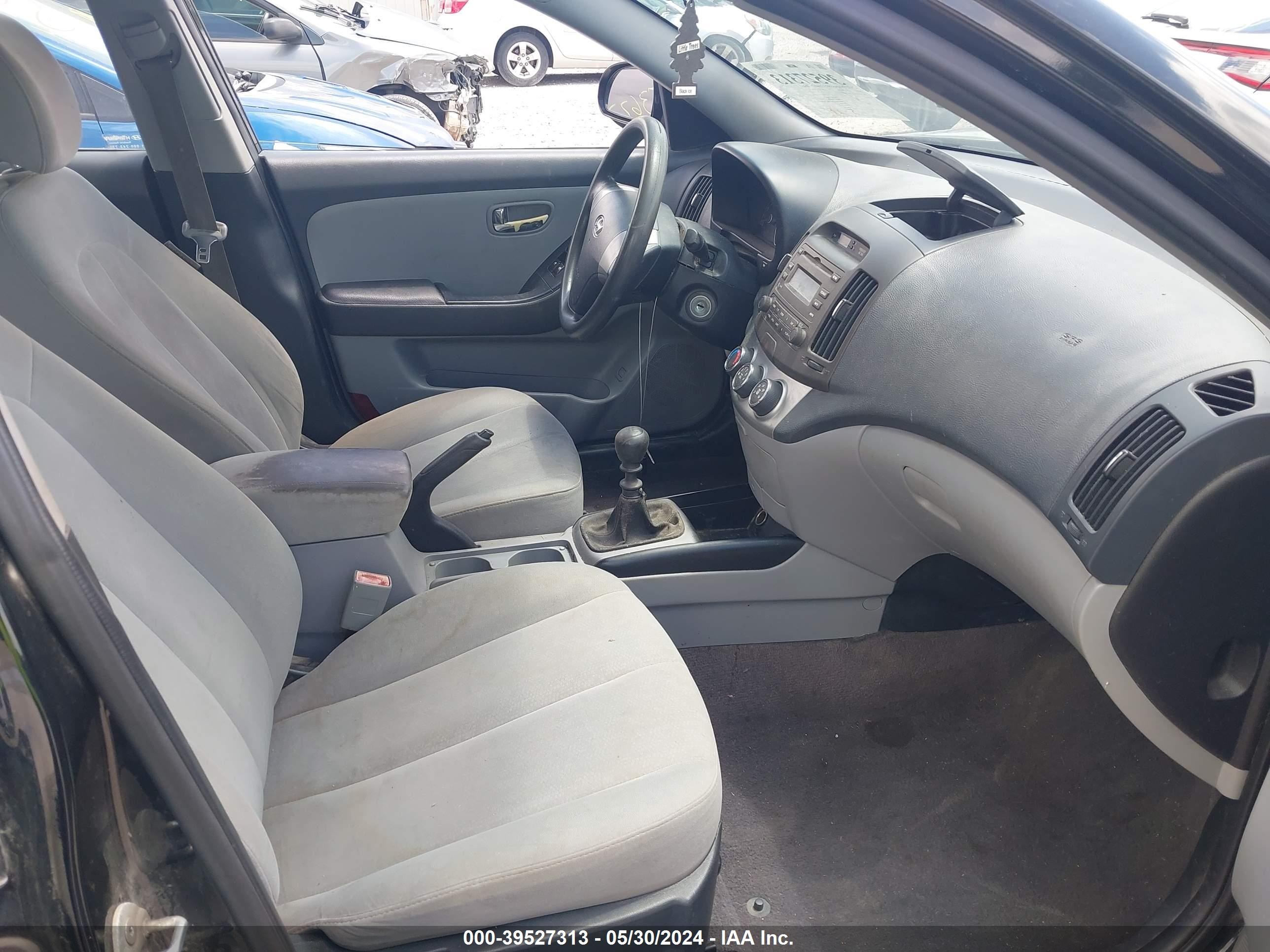 Photo 4 VIN: KMHDU4AD3AU049231 - HYUNDAI ELANTRA 