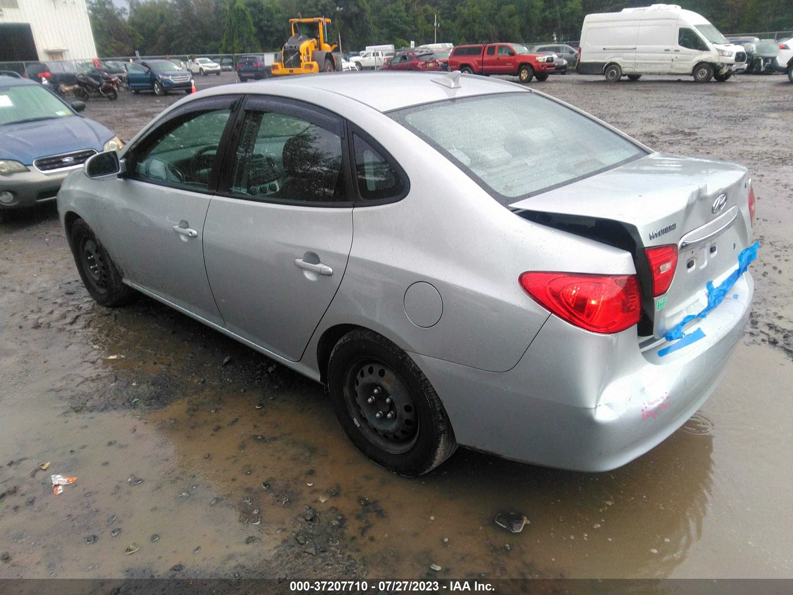 Photo 2 VIN: KMHDU4AD3AU059371 - HYUNDAI ELANTRA 