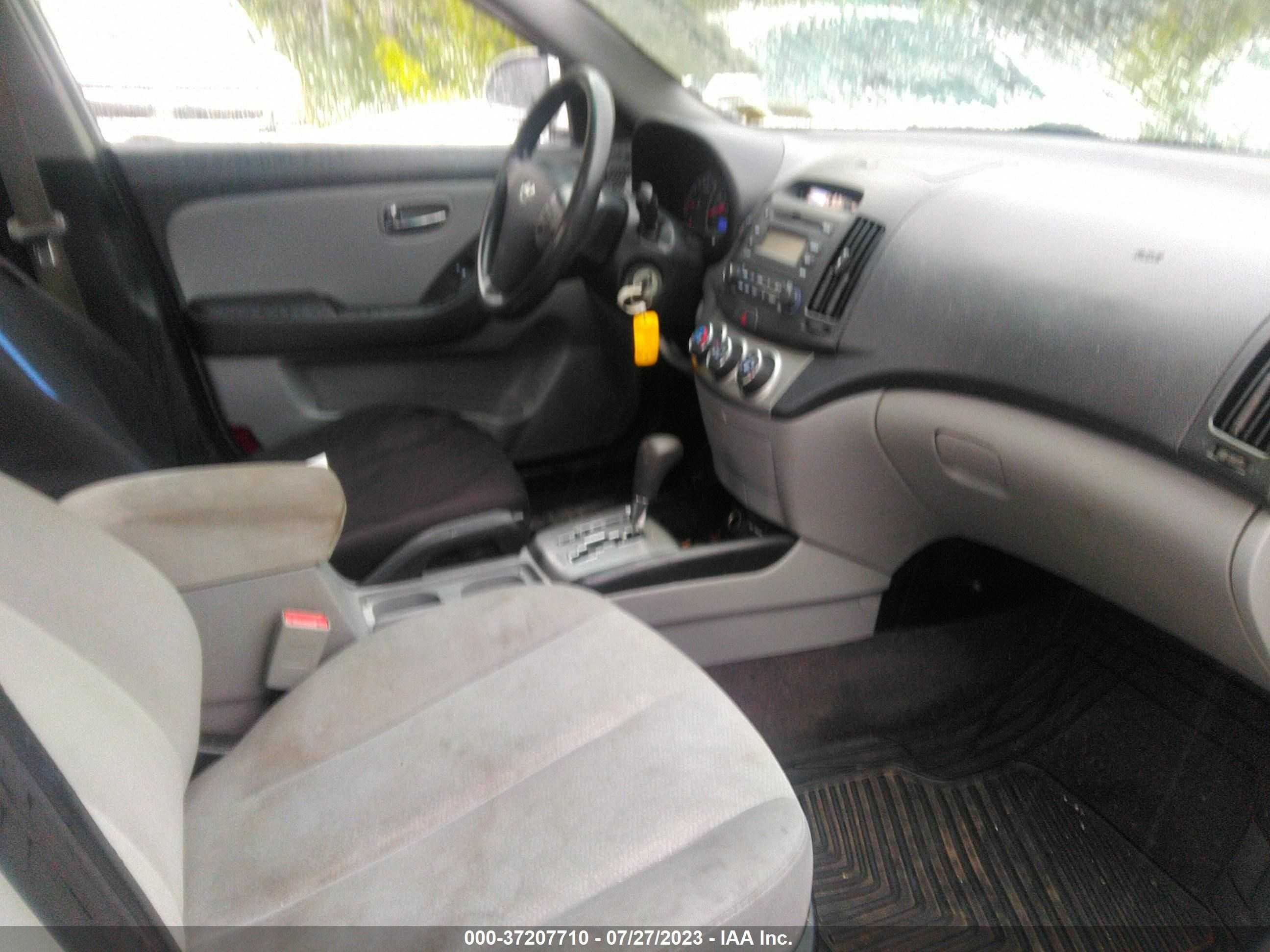 Photo 4 VIN: KMHDU4AD3AU059371 - HYUNDAI ELANTRA 