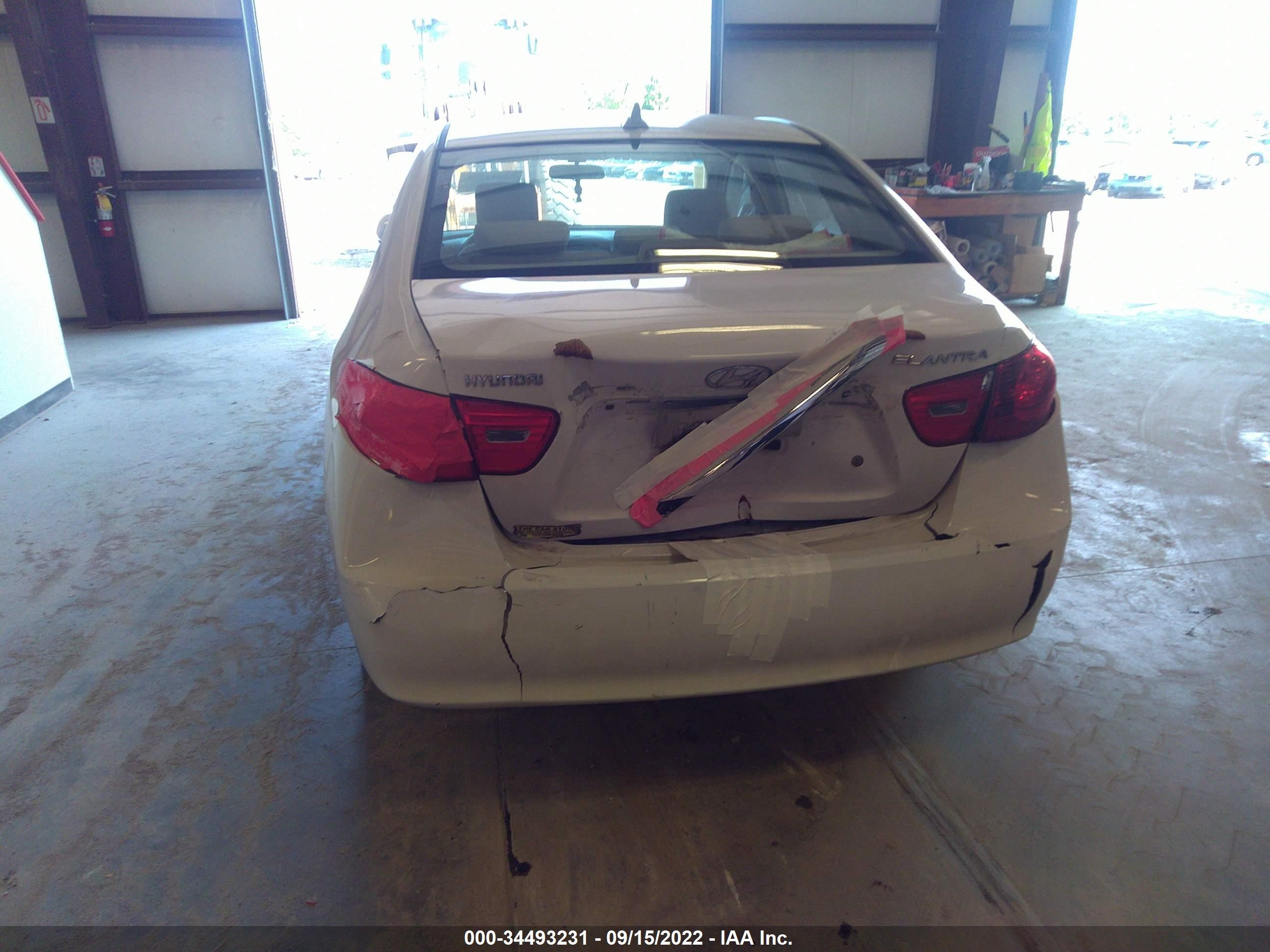 Photo 5 VIN: KMHDU4AD3AU141195 - HYUNDAI ELANTRA 