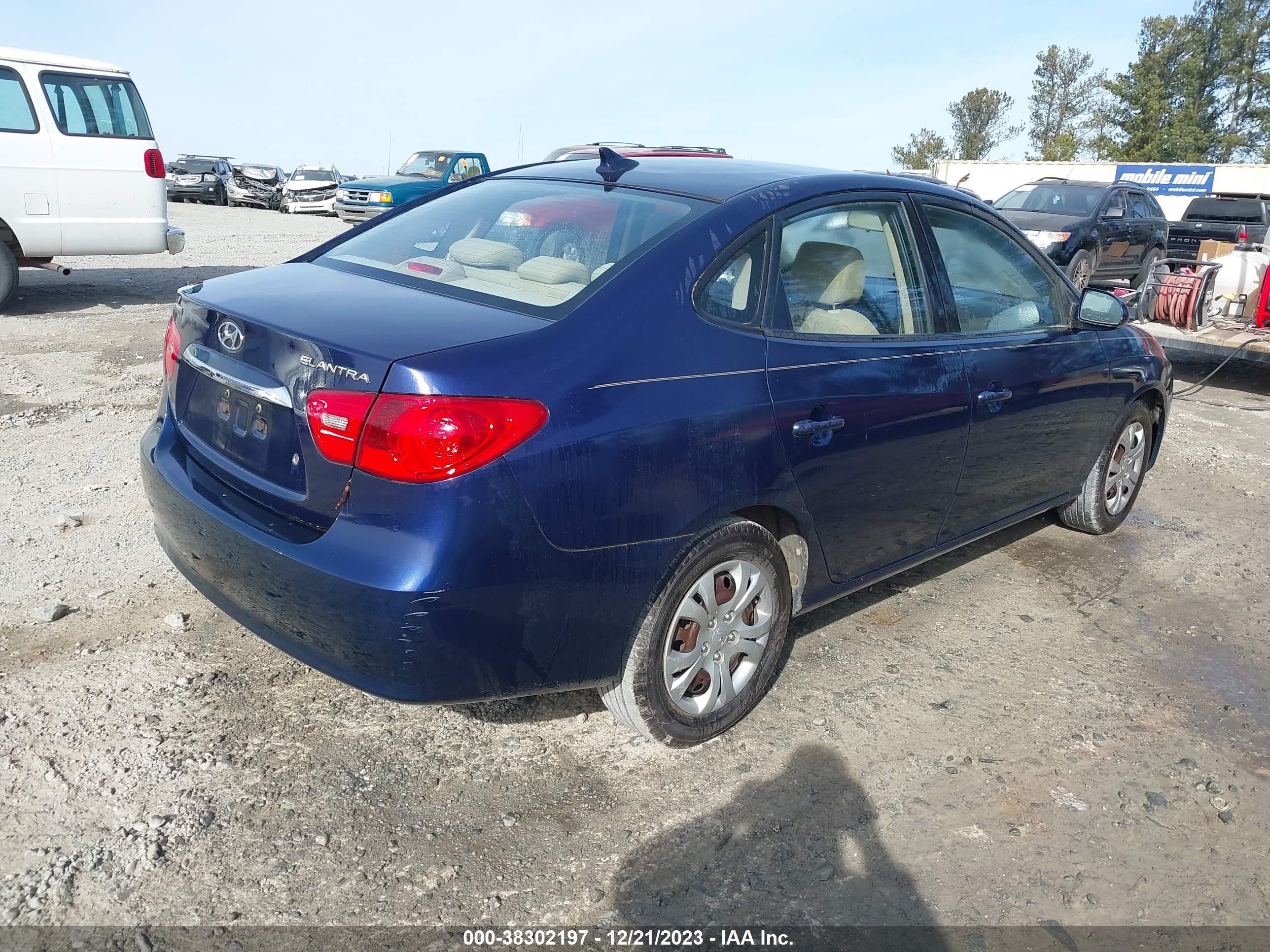 Photo 3 VIN: KMHDU4AD3AU183771 - HYUNDAI ELANTRA 