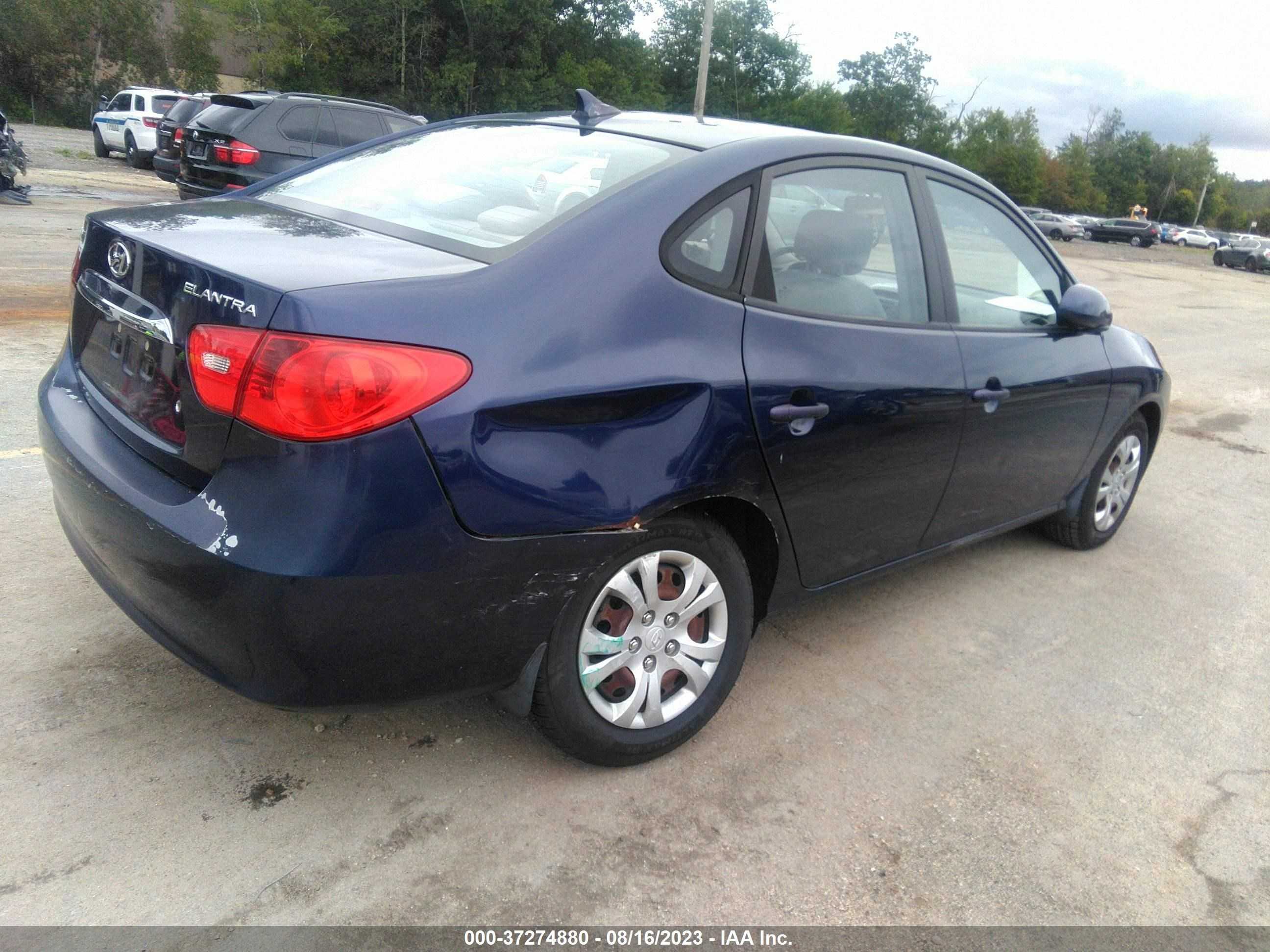 Photo 3 VIN: KMHDU4AD3AU832100 - HYUNDAI ELANTRA 