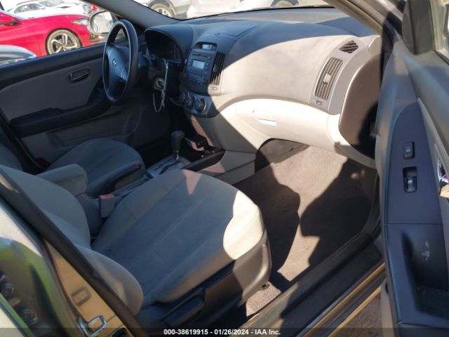 Photo 4 VIN: KMHDU4AD4AU104706 - HYUNDAI ELANTRA 