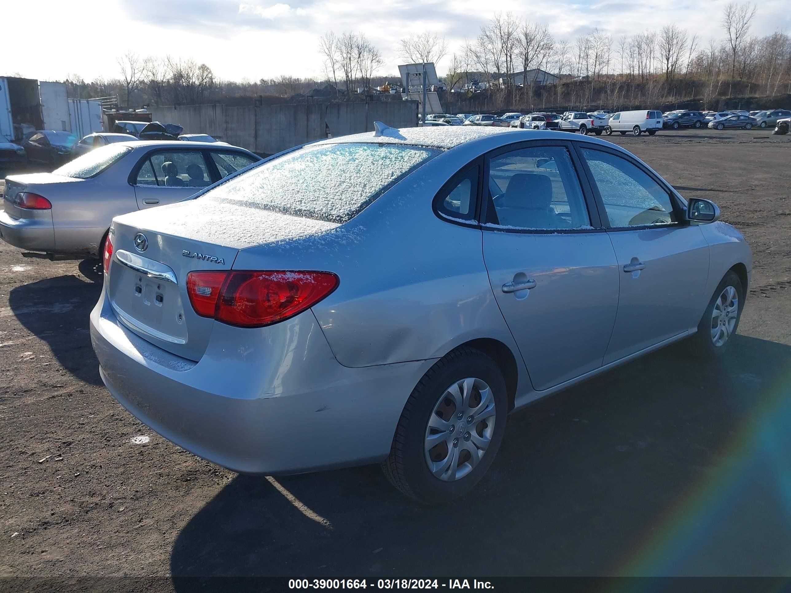 Photo 3 VIN: KMHDU4AD4AU160340 - HYUNDAI ELANTRA 