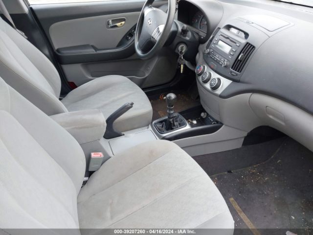 Photo 4 VIN: KMHDU4AD4AU831795 - HYUNDAI ELANTRA 