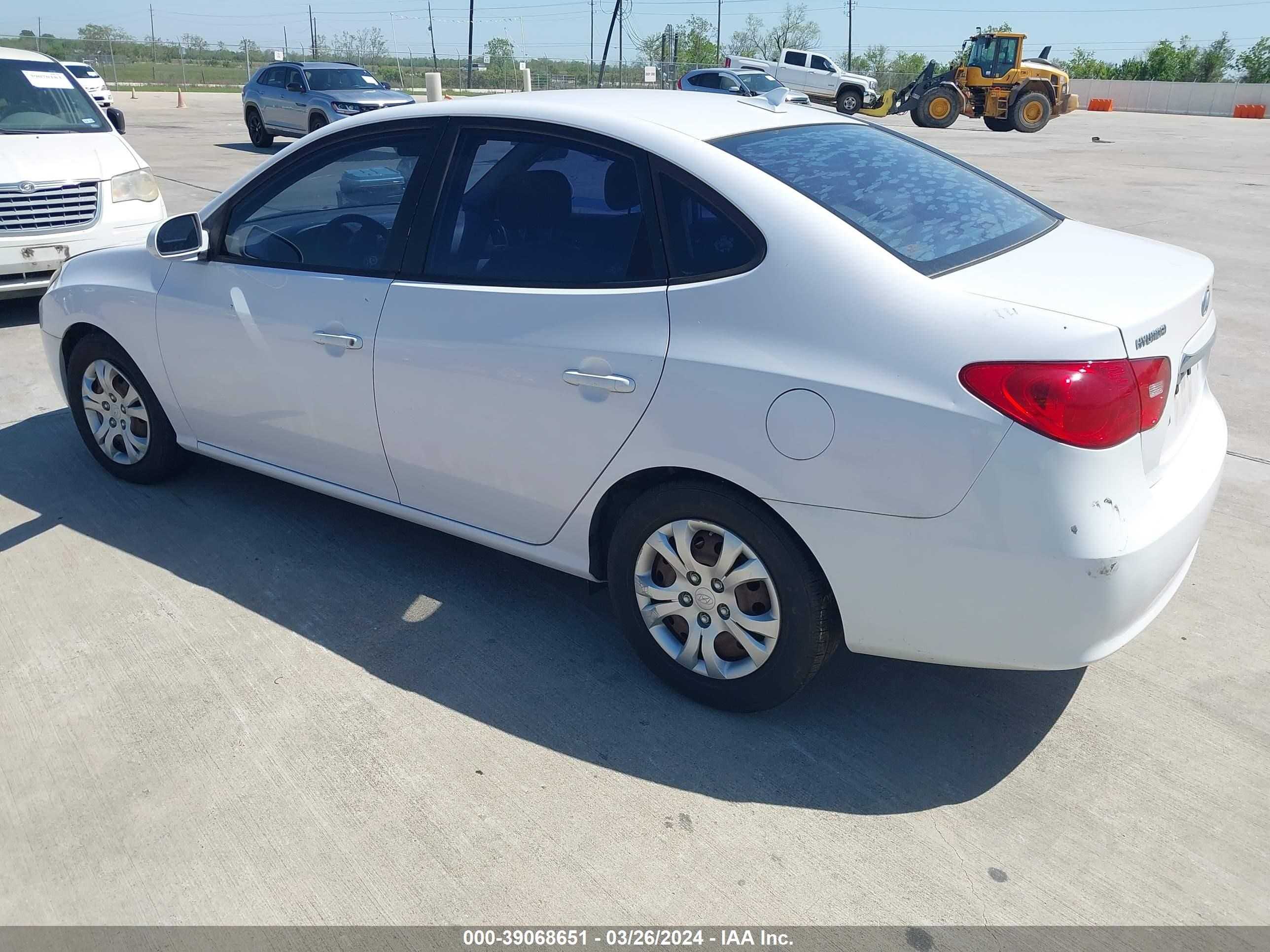 Photo 2 VIN: KMHDU4AD4AU838150 - HYUNDAI ELANTRA 