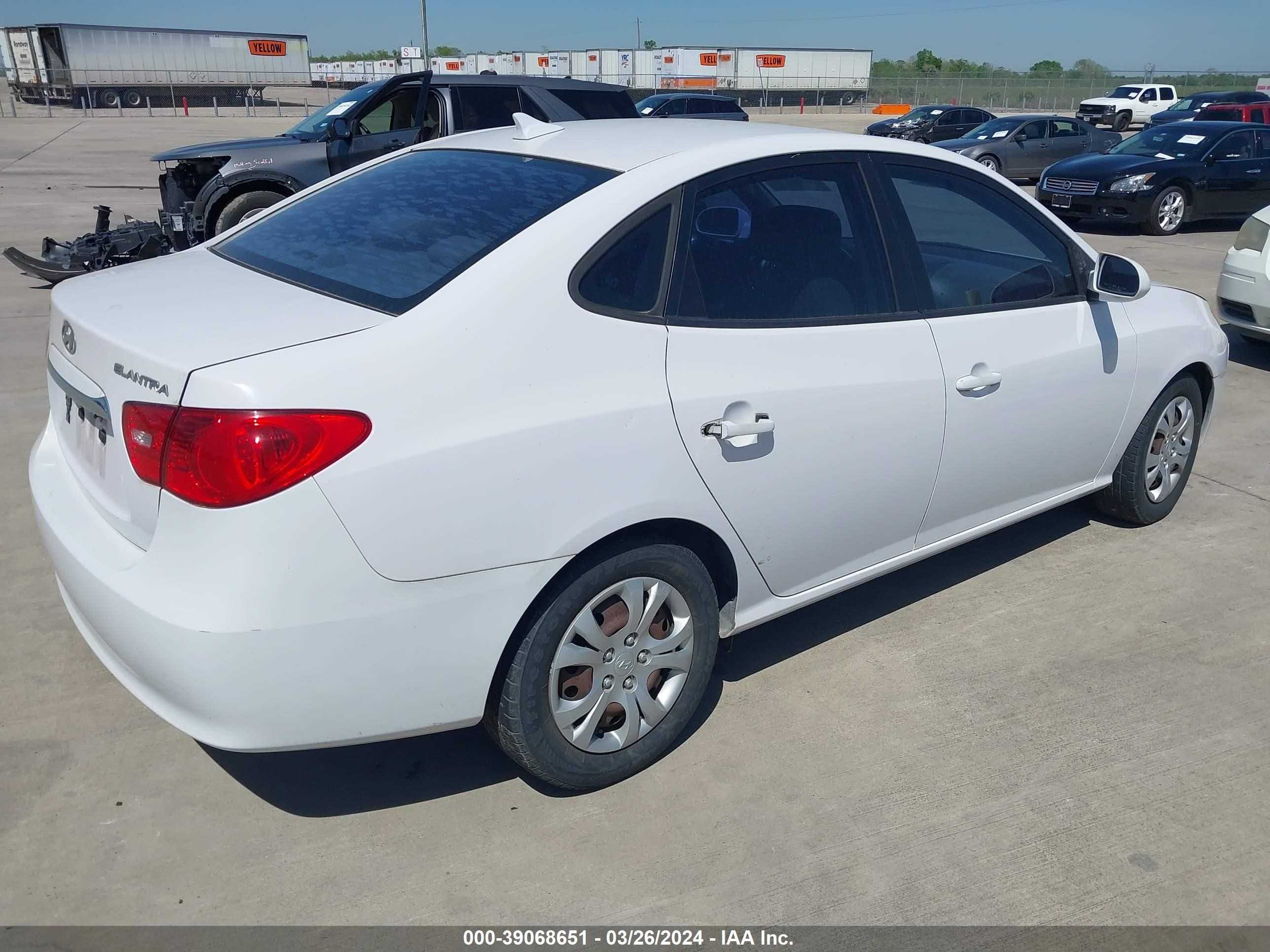 Photo 3 VIN: KMHDU4AD4AU838150 - HYUNDAI ELANTRA 