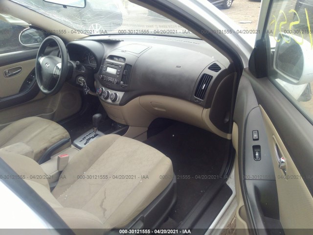 Photo 4 VIN: KMHDU4AD5AU060702 - HYUNDAI ELANTRA 