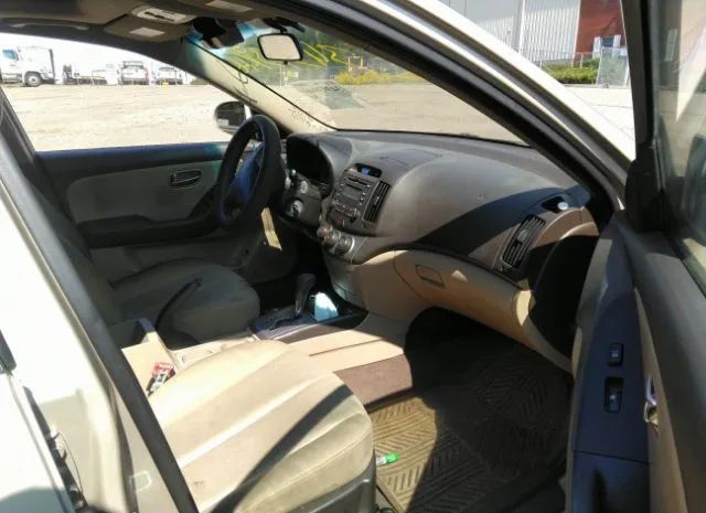 Photo 4 VIN: KMHDU4AD5AU081761 - HYUNDAI ELANTRA 