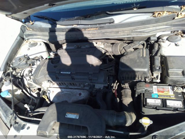 Photo 9 VIN: KMHDU4AD5AU158046 - HYUNDAI ELANTRA 