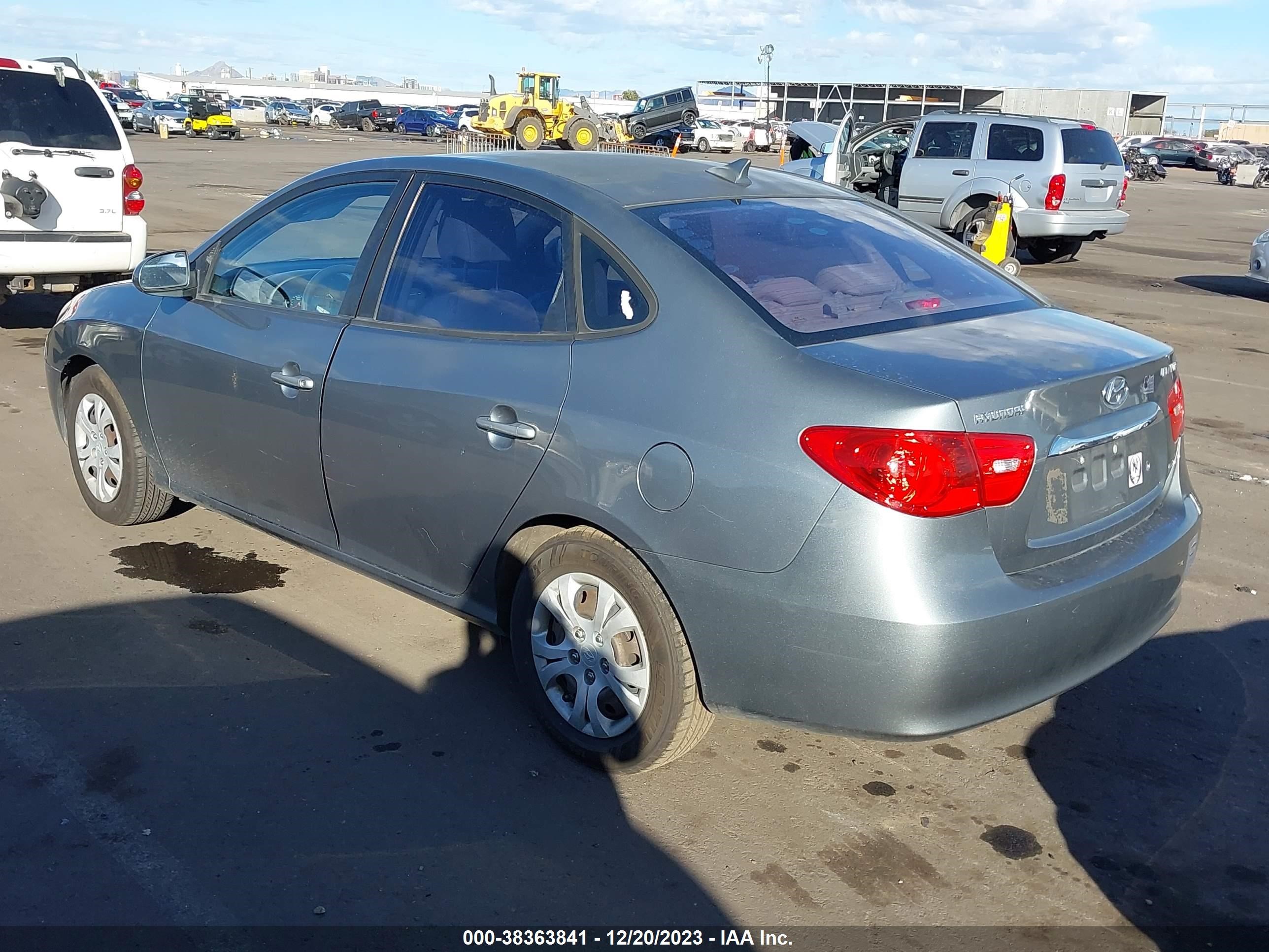 Photo 2 VIN: KMHDU4AD5AU878981 - HYUNDAI ELANTRA 