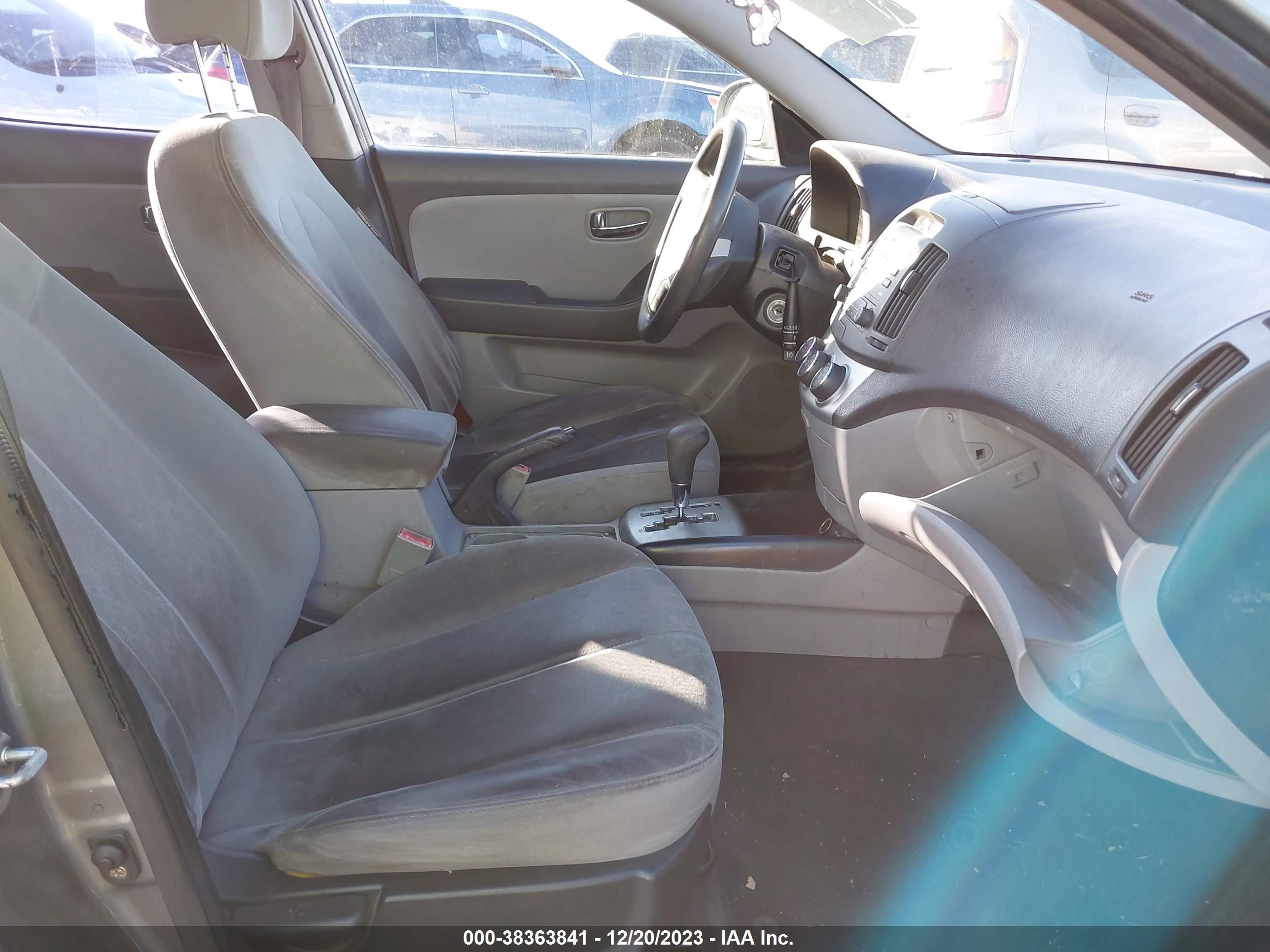 Photo 4 VIN: KMHDU4AD5AU878981 - HYUNDAI ELANTRA 