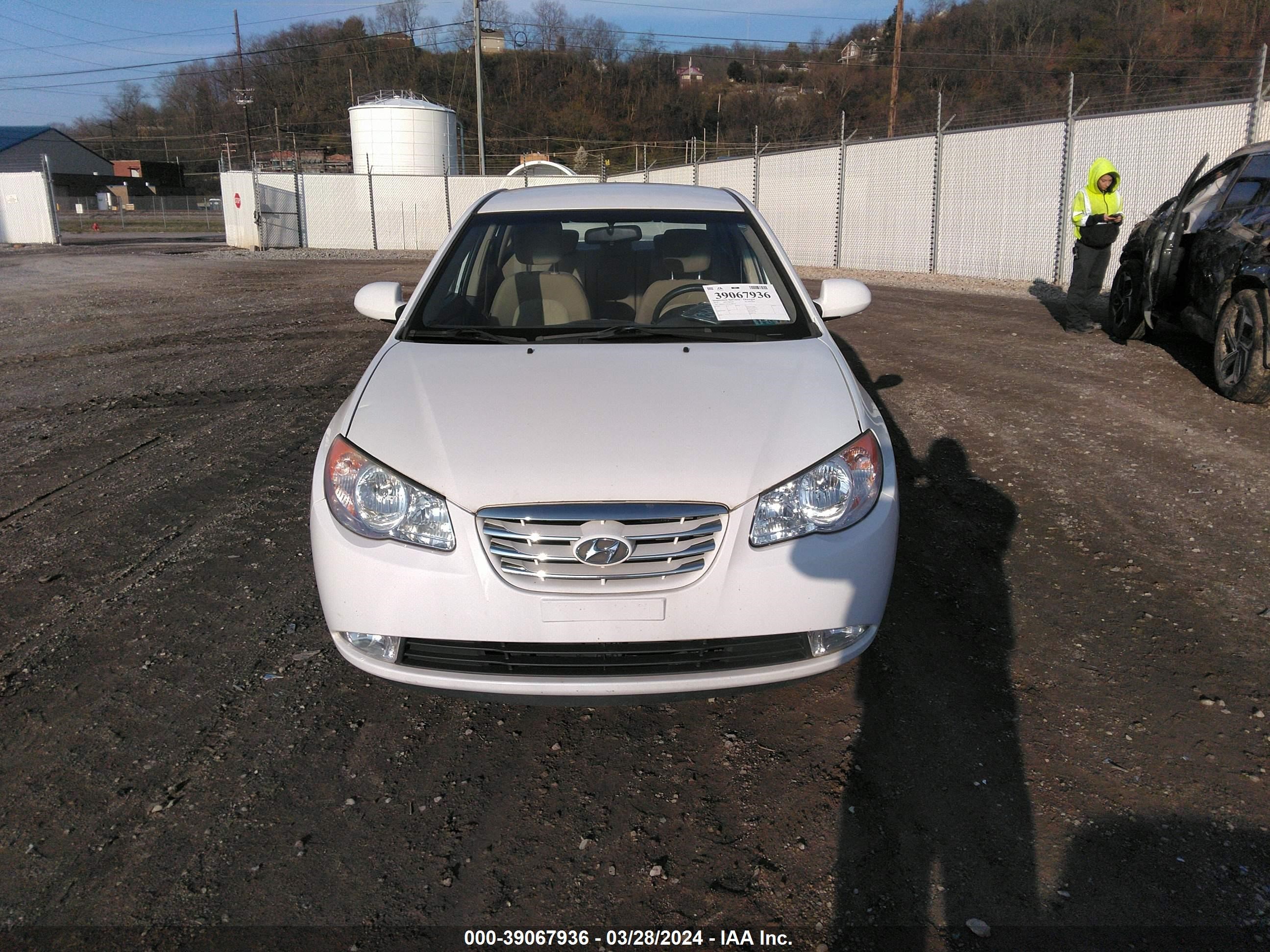 Photo 11 VIN: KMHDU4AD6AU880934 - HYUNDAI ELANTRA 