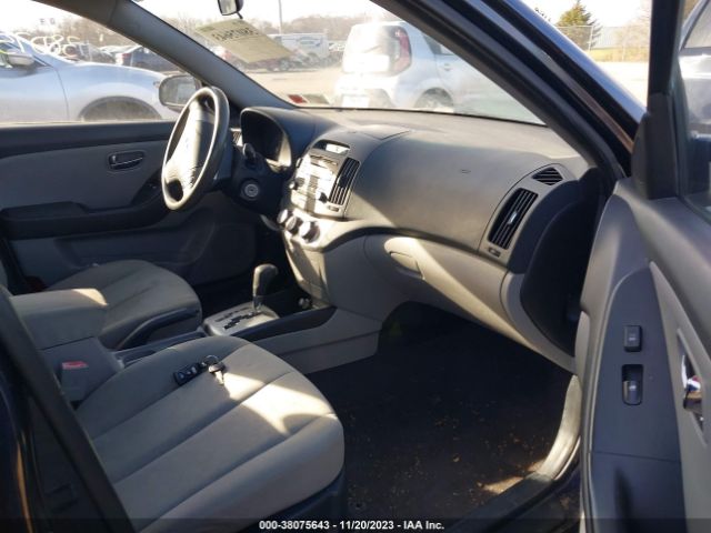 Photo 4 VIN: KMHDU4AD7AU828549 - HYUNDAI ELANTRA 