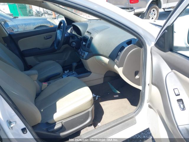 Photo 4 VIN: KMHDU4AD7AU979021 - HYUNDAI ELANTRA 