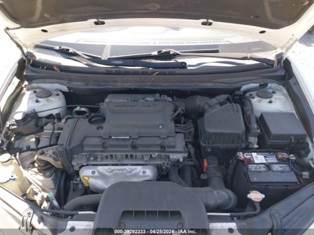 Photo 9 VIN: KMHDU4AD7AU979021 - HYUNDAI ELANTRA 