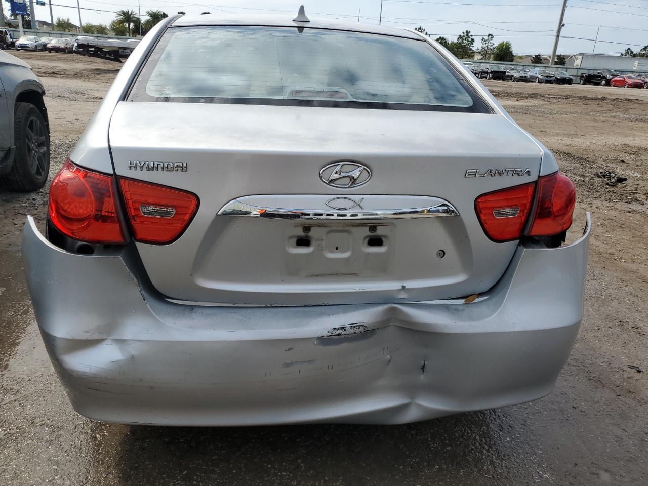 Photo 5 VIN: KMHDU4AD8AU026799 - HYUNDAI ELANTRA 