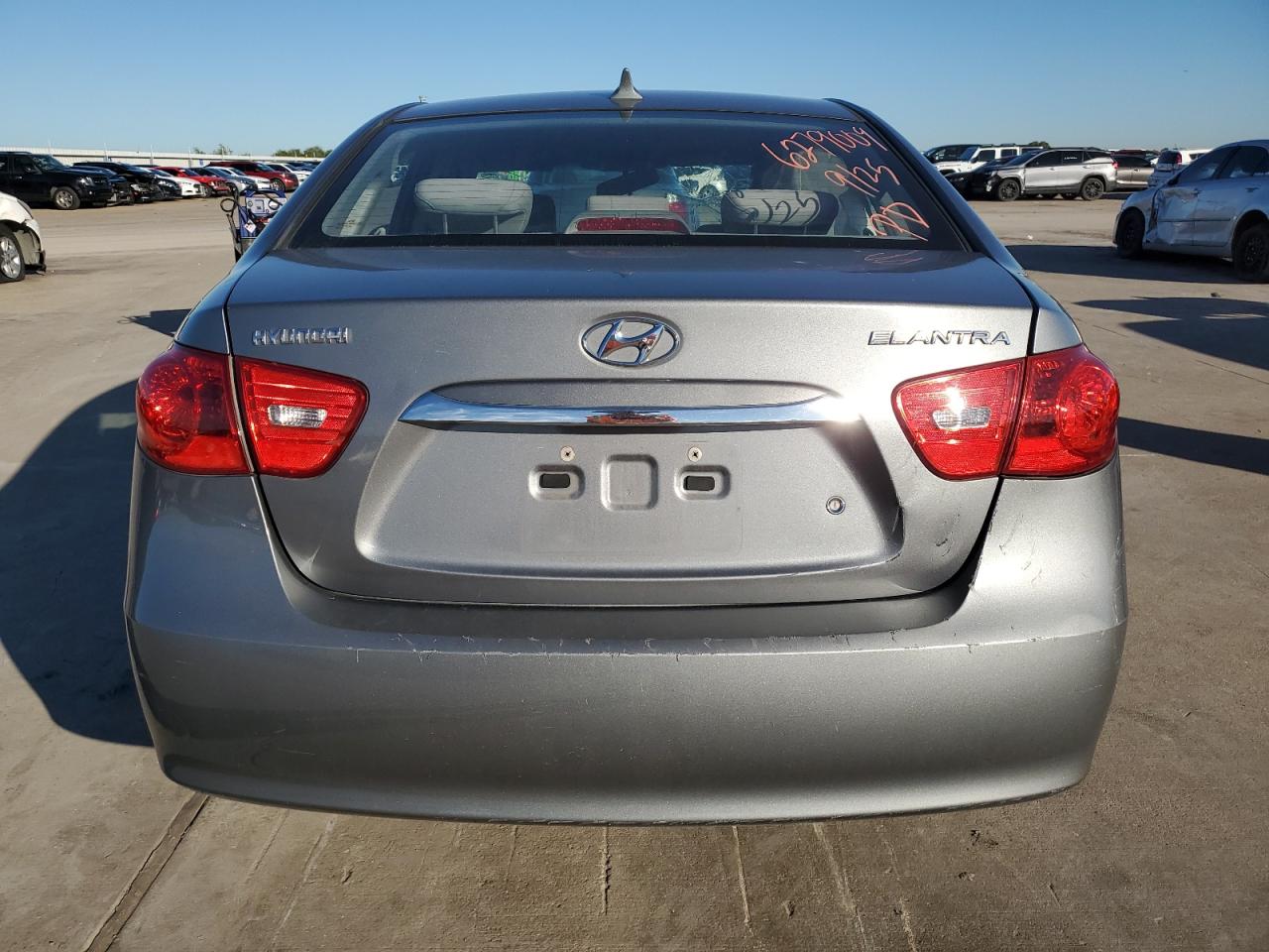 Photo 5 VIN: KMHDU4AD8AU037625 - HYUNDAI ELANTRA 