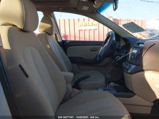 Photo 4 VIN: KMHDU4AD8AU050651 - HYUNDAI ELANTRA 