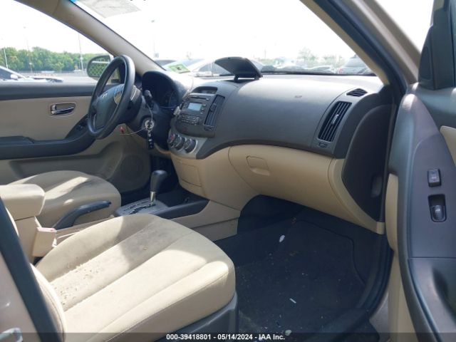 Photo 4 VIN: KMHDU4AD8AU151267 - HYUNDAI ELANTRA 