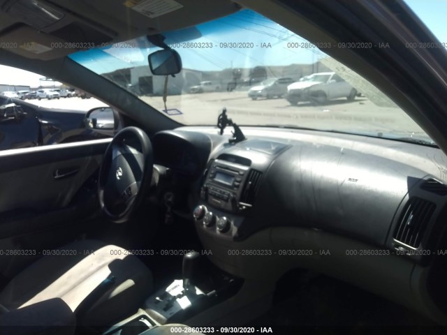 Photo 4 VIN: KMHDU4AD8AU181837 - HYUNDAI ELANTRA 