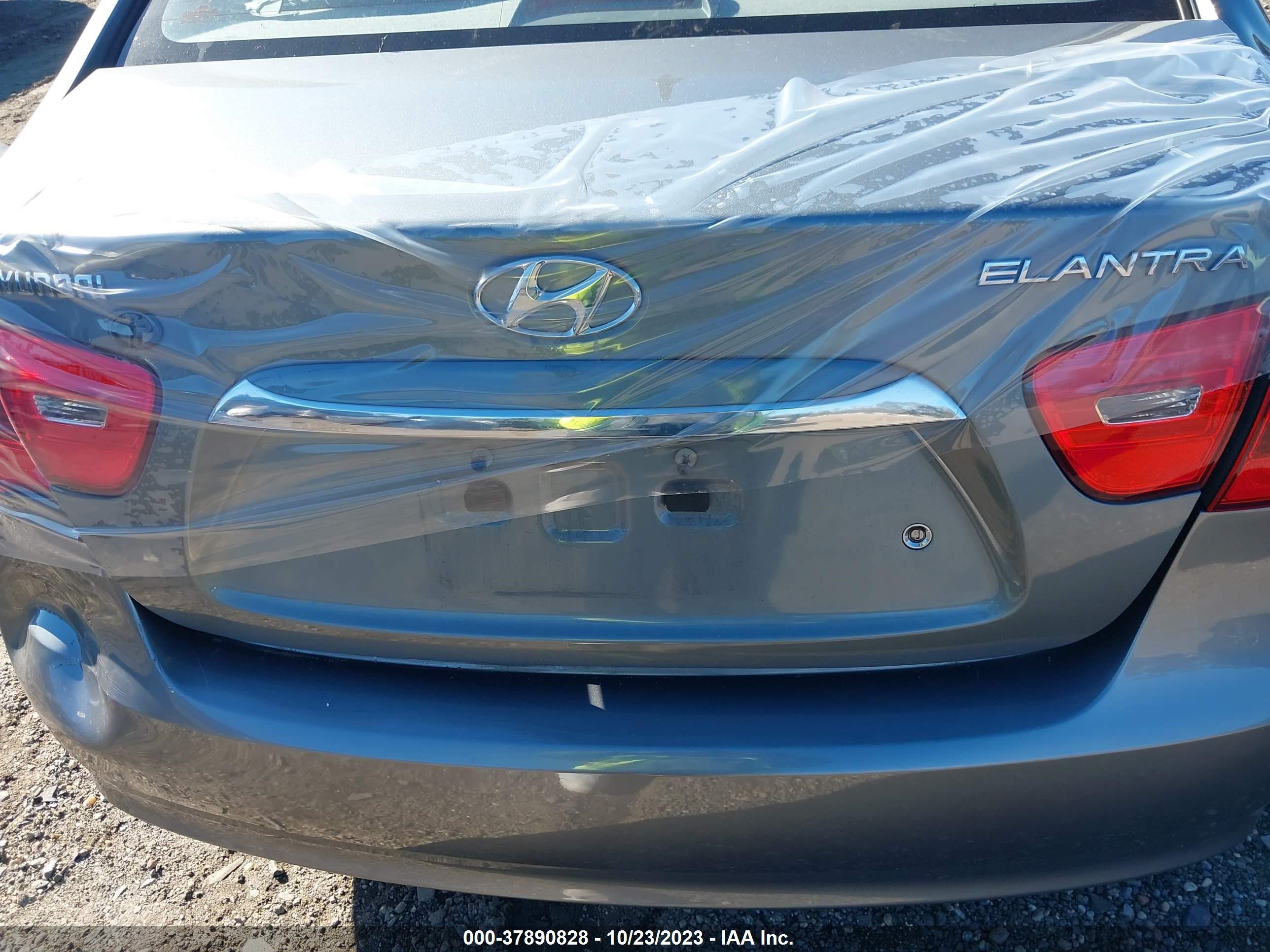 Photo 15 VIN: KMHDU4AD8AU923864 - HYUNDAI ELANTRA 