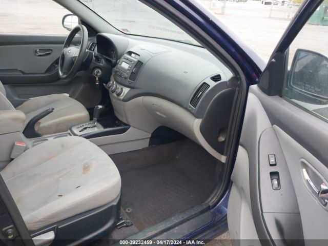 Photo 4 VIN: KMHDU4AD9AU130895 - HYUNDAI ELANTRA 