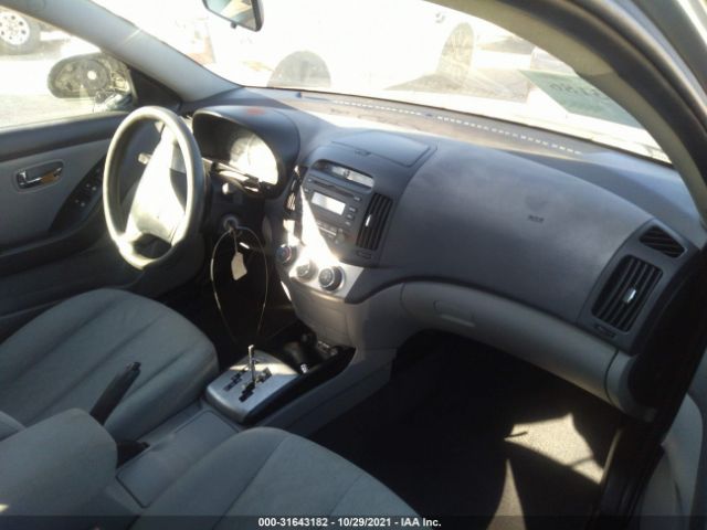 Photo 4 VIN: KMHDU4AD9AU980770 - HYUNDAI ELANTRA 