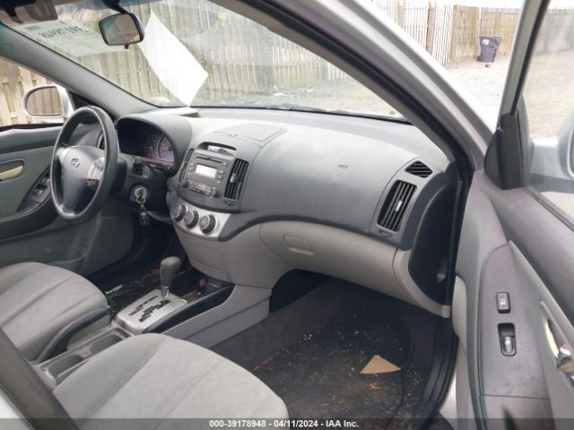 Photo 4 VIN: KMHDU4ADXAU169950 - HYUNDAI ELANTRA 