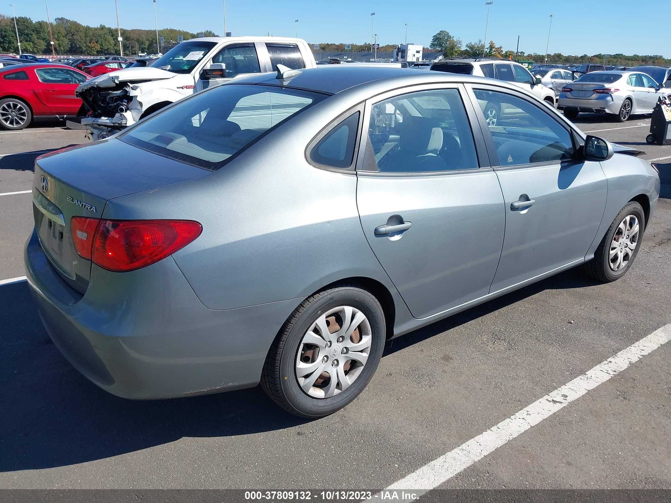 Photo 3 VIN: KMHDU4ADXAU941640 - HYUNDAI ELANTRA 