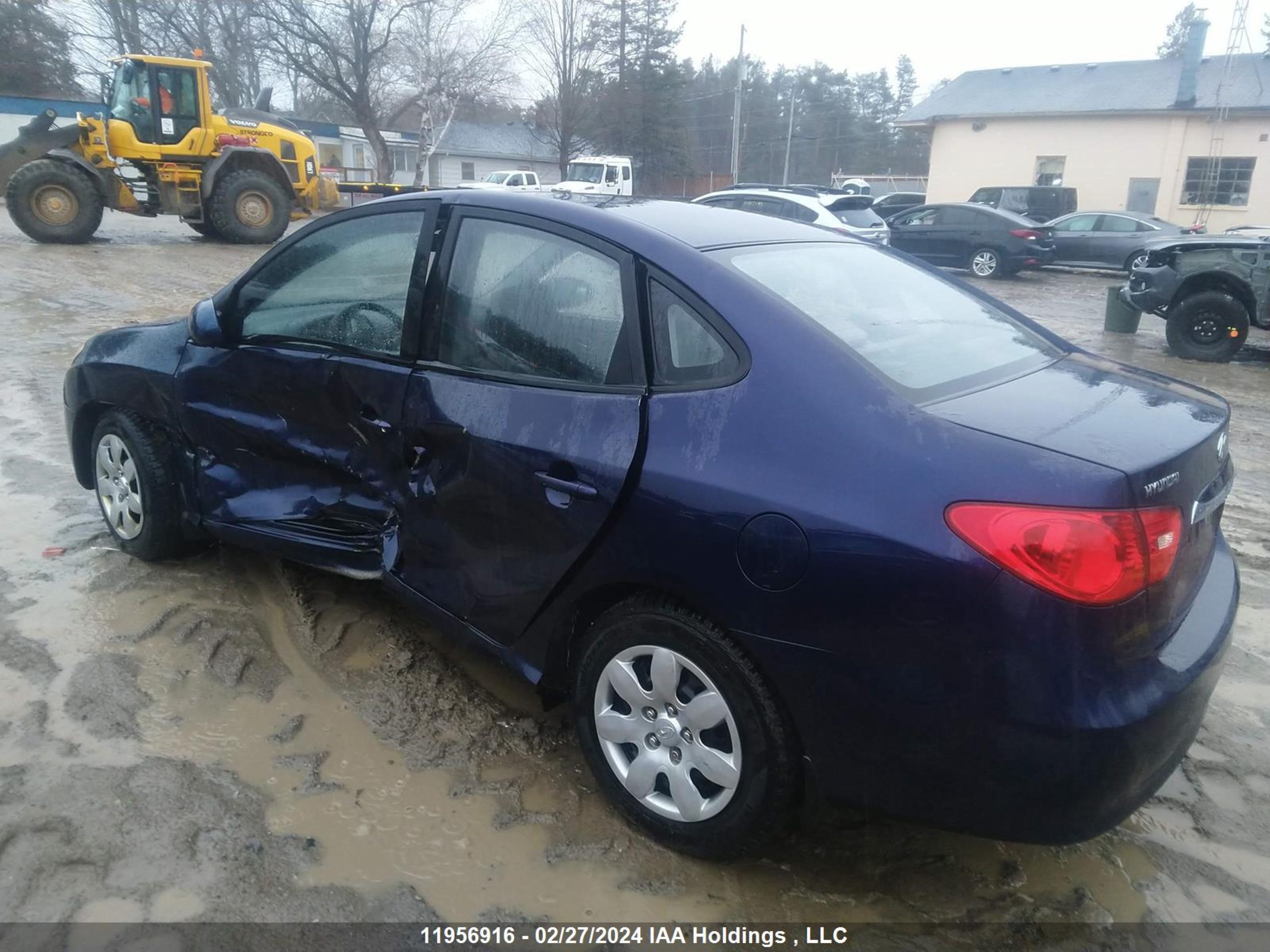 Photo 2 VIN: KMHDU4BD7AU006042 - HYUNDAI ELANTRA 