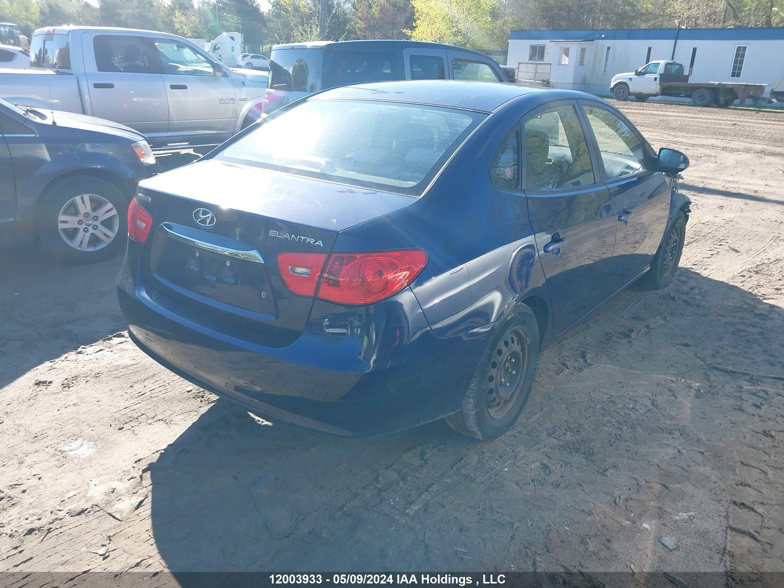 Photo 3 VIN: KMHDU4BD9AU089229 - HYUNDAI ELANTRA 