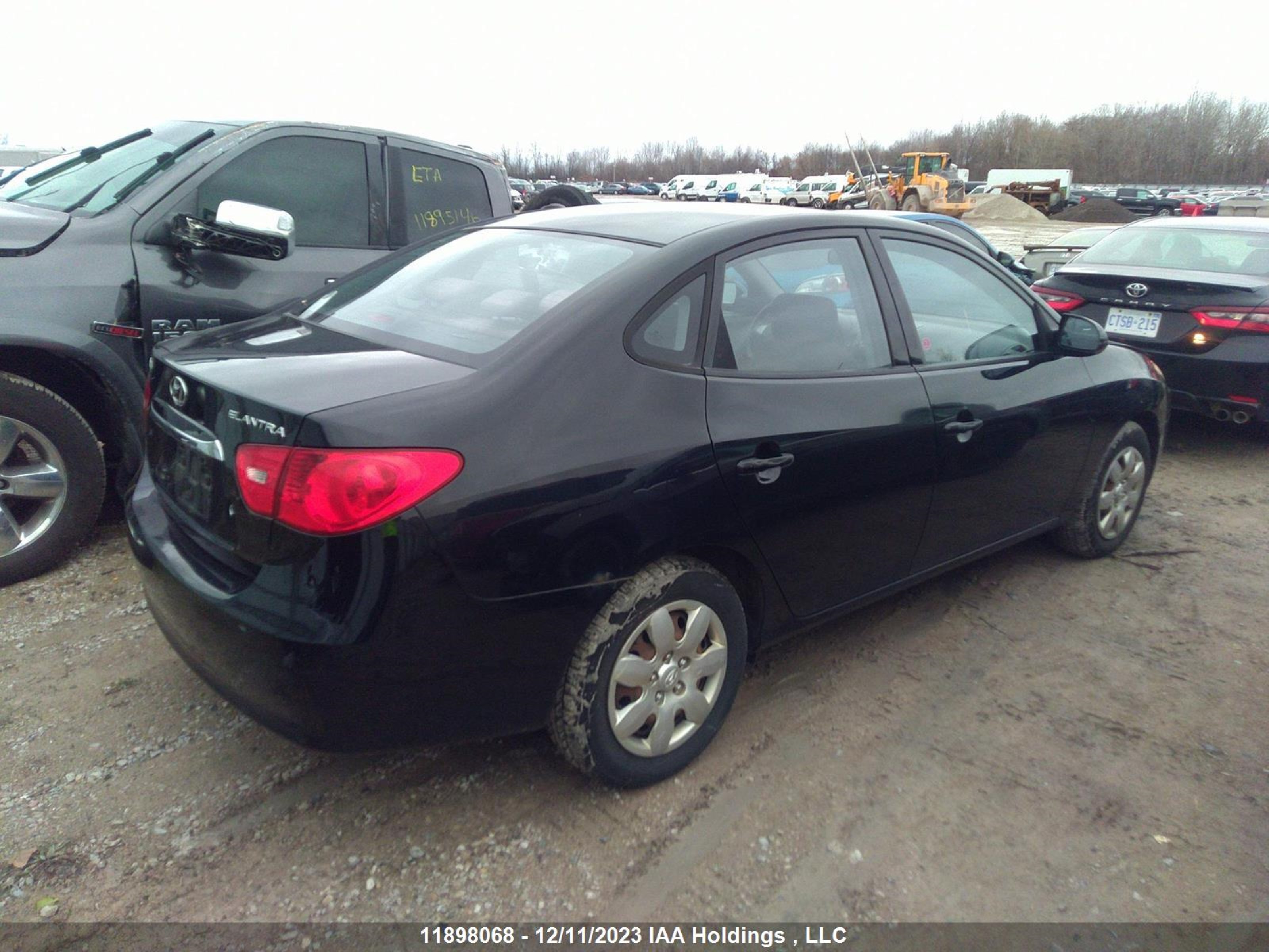 Photo 3 VIN: KMHDU4BD9AU847411 - HYUNDAI ELANTRA 