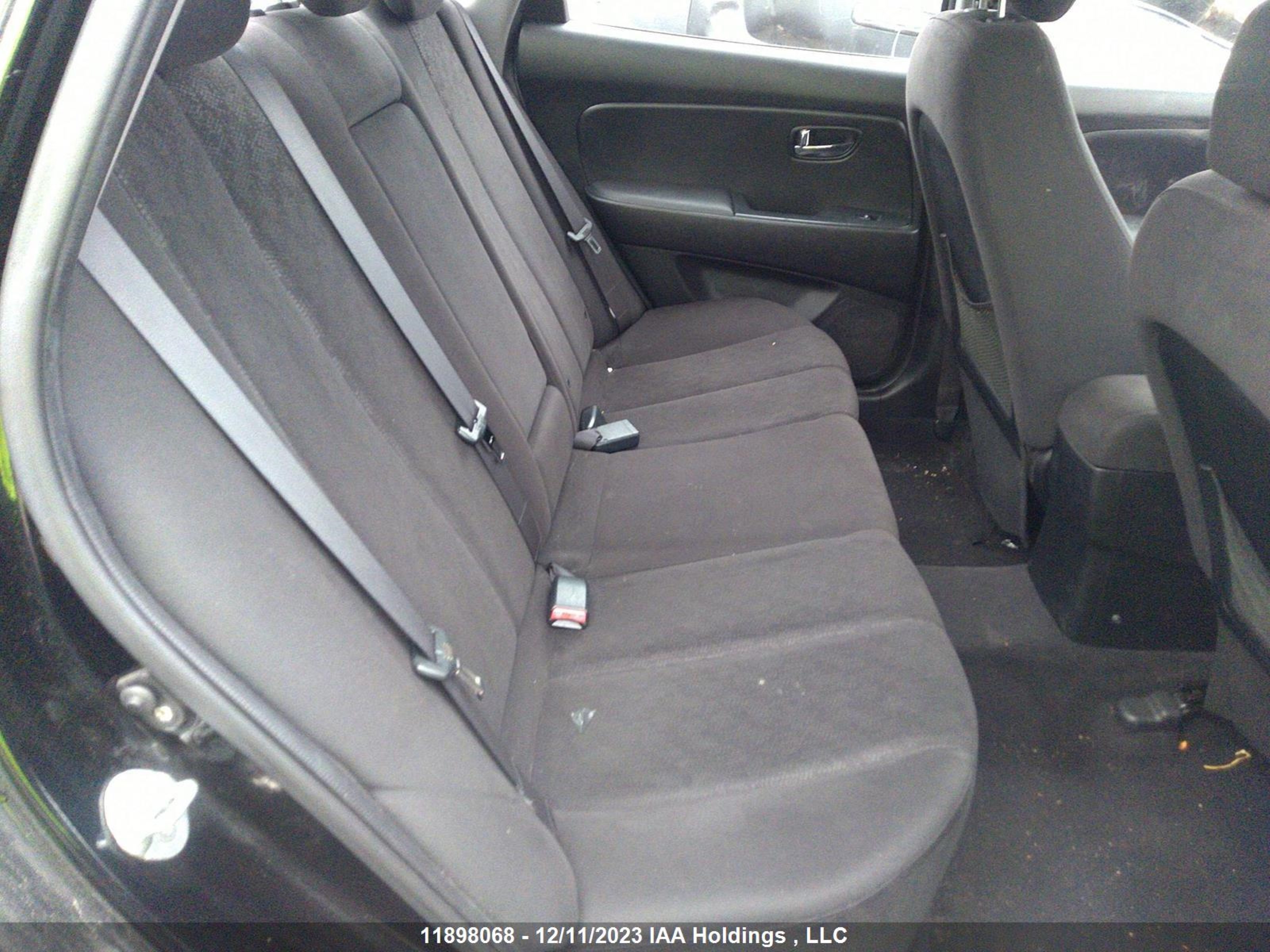 Photo 7 VIN: KMHDU4BD9AU847411 - HYUNDAI ELANTRA 