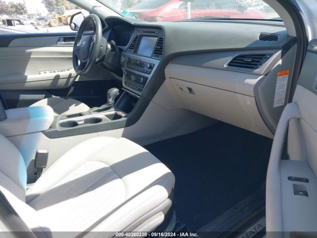 Photo 4 VIN: KMHE14L2XGA025818 - HYUNDAI SONATA 