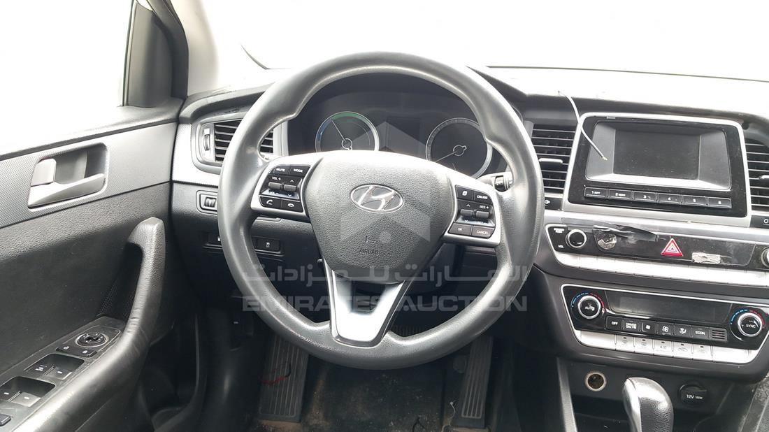 Photo 11 VIN: KMHE24130JA082013 - HYUNDAI SONATA 