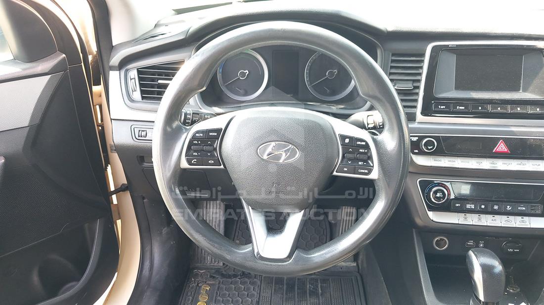 Photo 14 VIN: KMHE24130JA082125 - HYUNDAI SONATA 