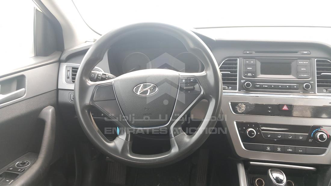 Photo 13 VIN: KMHE241G2HA349150 - HYUNDAI SONATA 