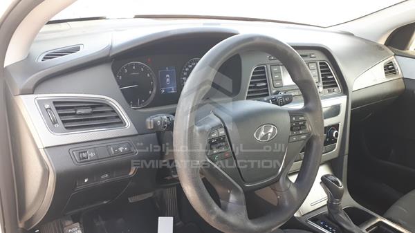 Photo 12 VIN: KMHE241G7GA124222 - HYUNDAI SONATA 