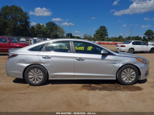 Photo 5 VIN: KMHE24L11GA013271 - HYUNDAI SONATA 