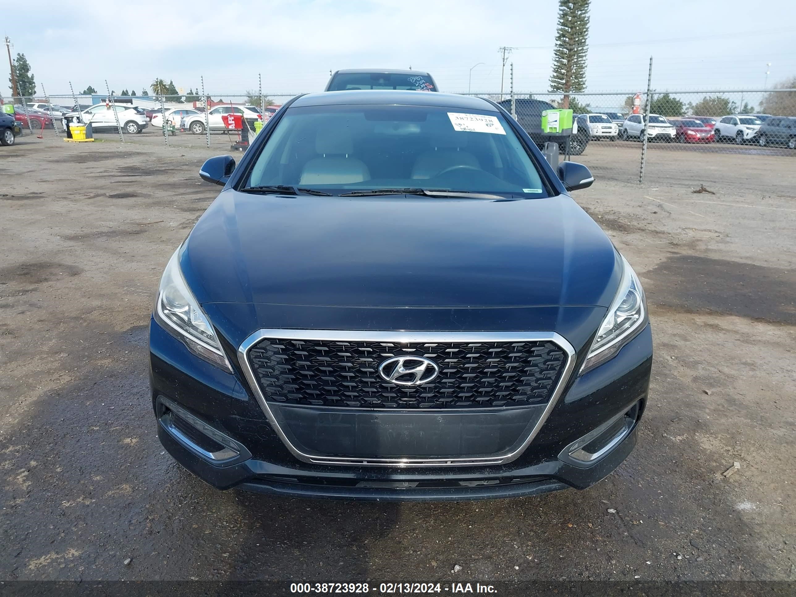 Photo 11 VIN: KMHE24L11HA051472 - HYUNDAI SONATA 