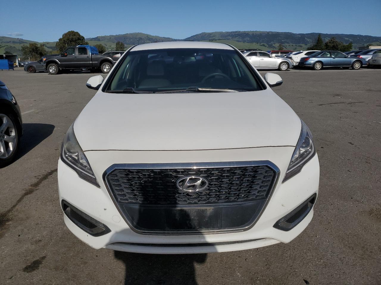 Photo 4 VIN: KMHE24L13GA011571 - HYUNDAI SONATA 