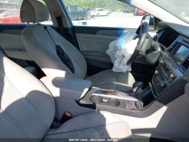 Photo 4 VIN: KMHE24L13HA057628 - HYUNDAI SONATA 