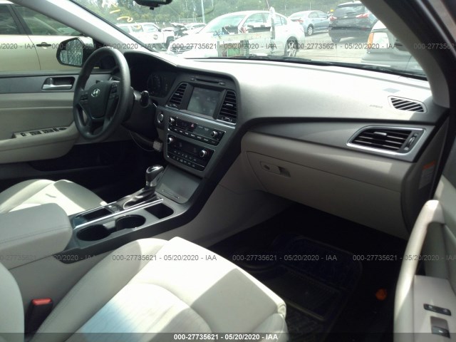 Photo 4 VIN: KMHE24L14HA059131 - HYUNDAI SONATA 