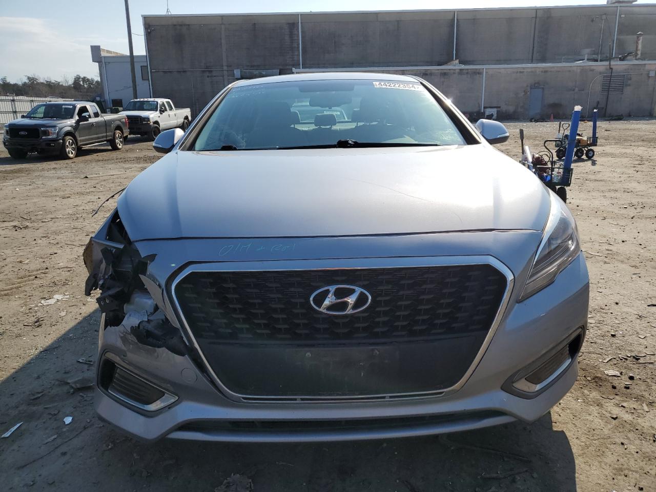 Photo 4 VIN: KMHE24L15GA025861 - HYUNDAI SONATA 