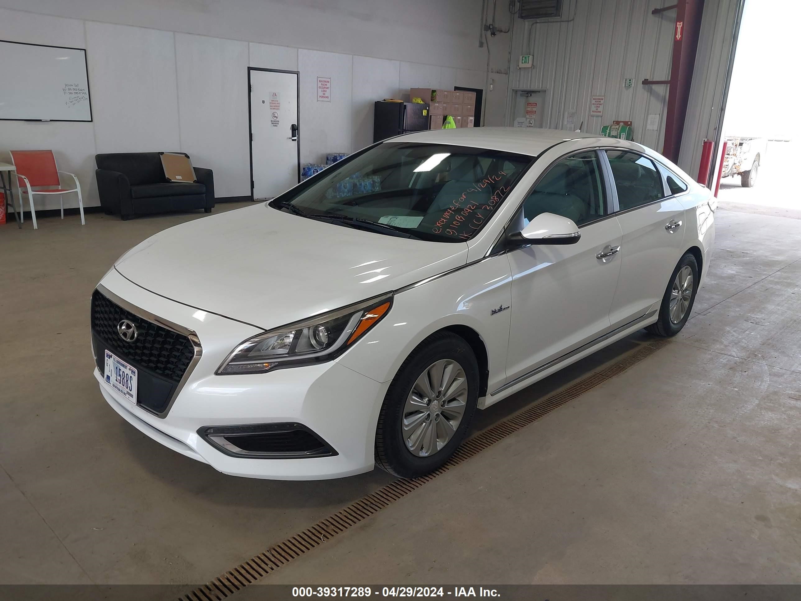 Photo 1 VIN: KMHE24L15GA037265 - HYUNDAI SONATA 