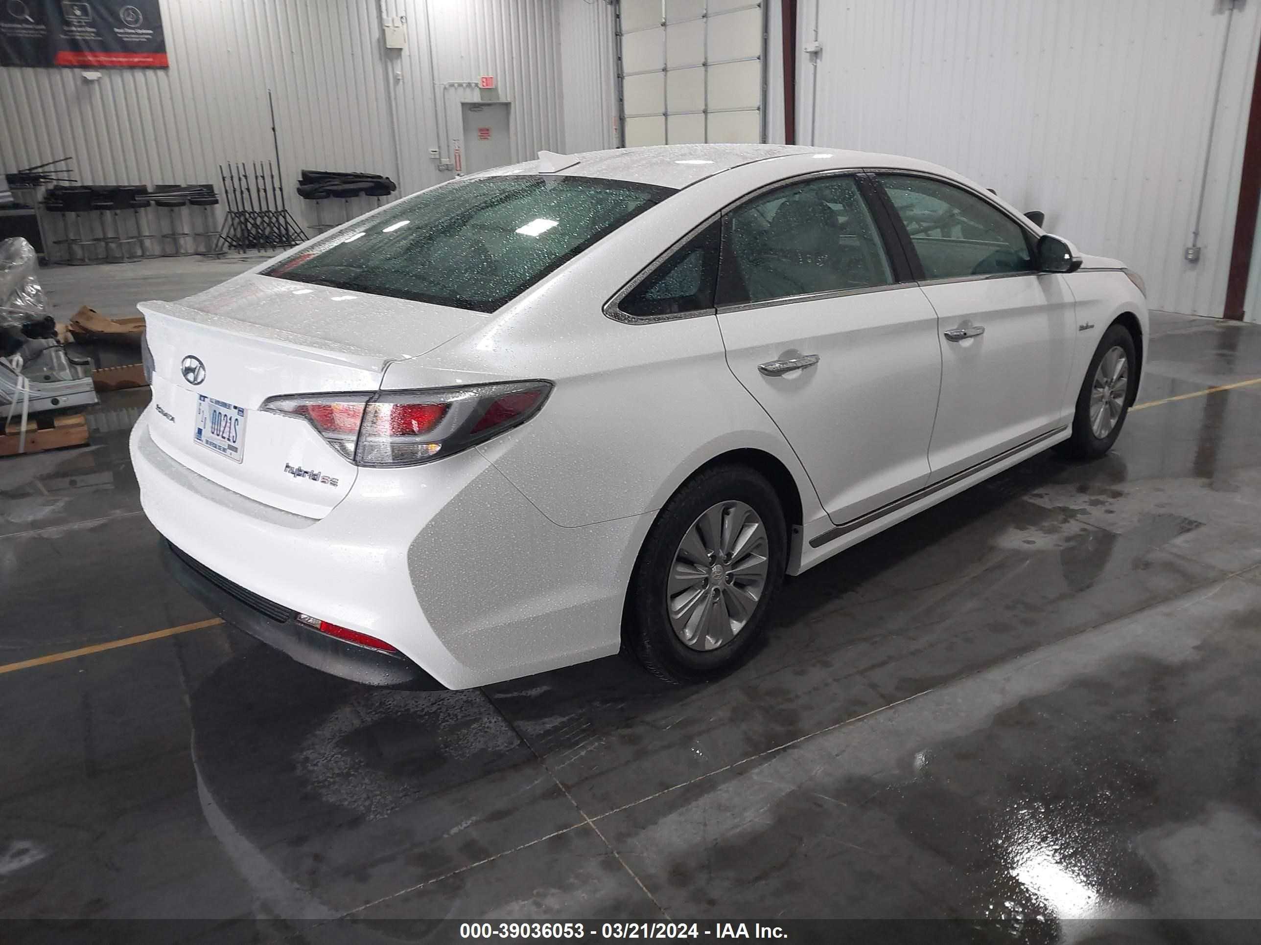 Photo 3 VIN: KMHE24L16GA031250 - HYUNDAI SONATA 