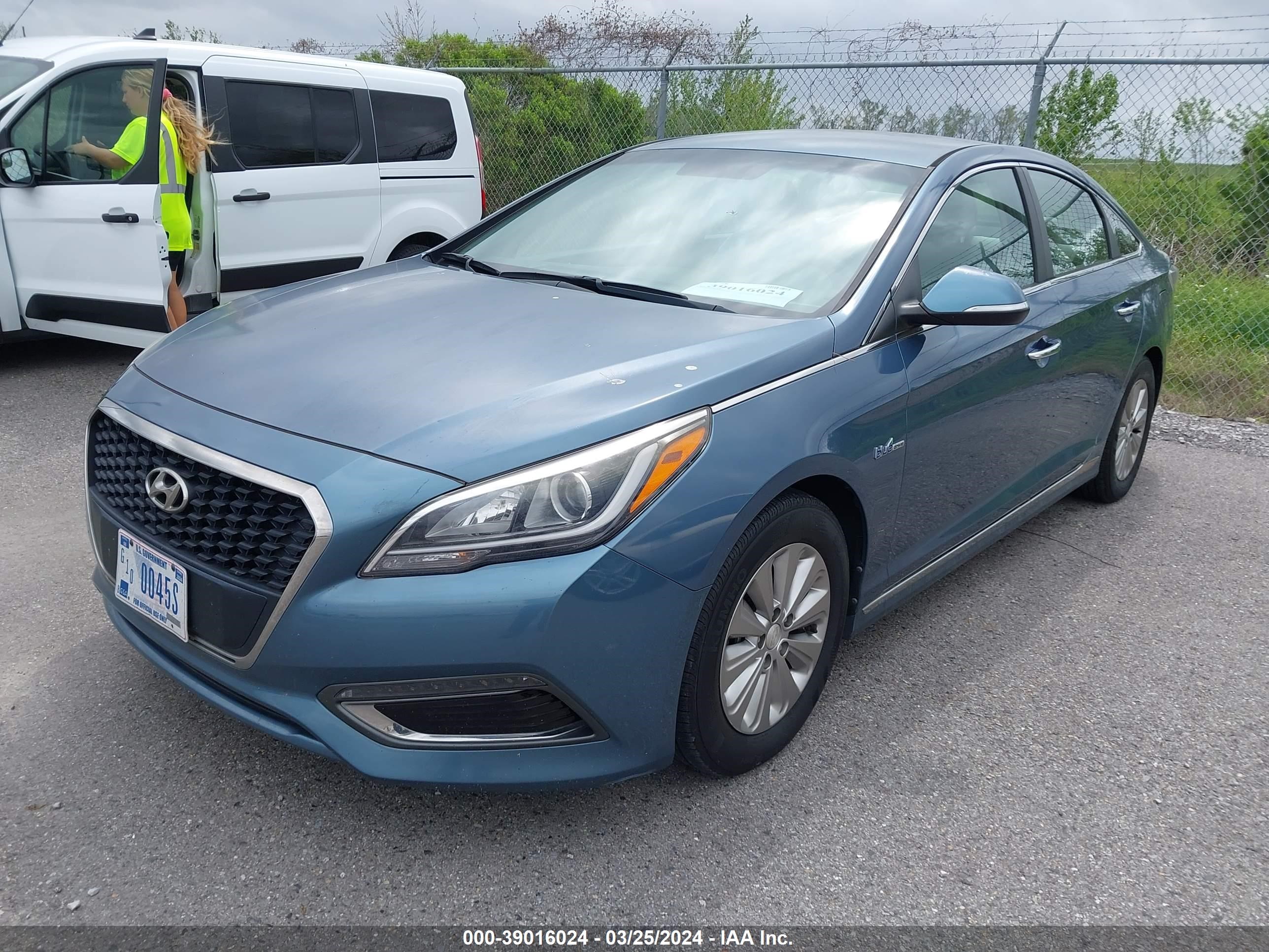 Photo 1 VIN: KMHE24L17GA031662 - HYUNDAI SONATA 